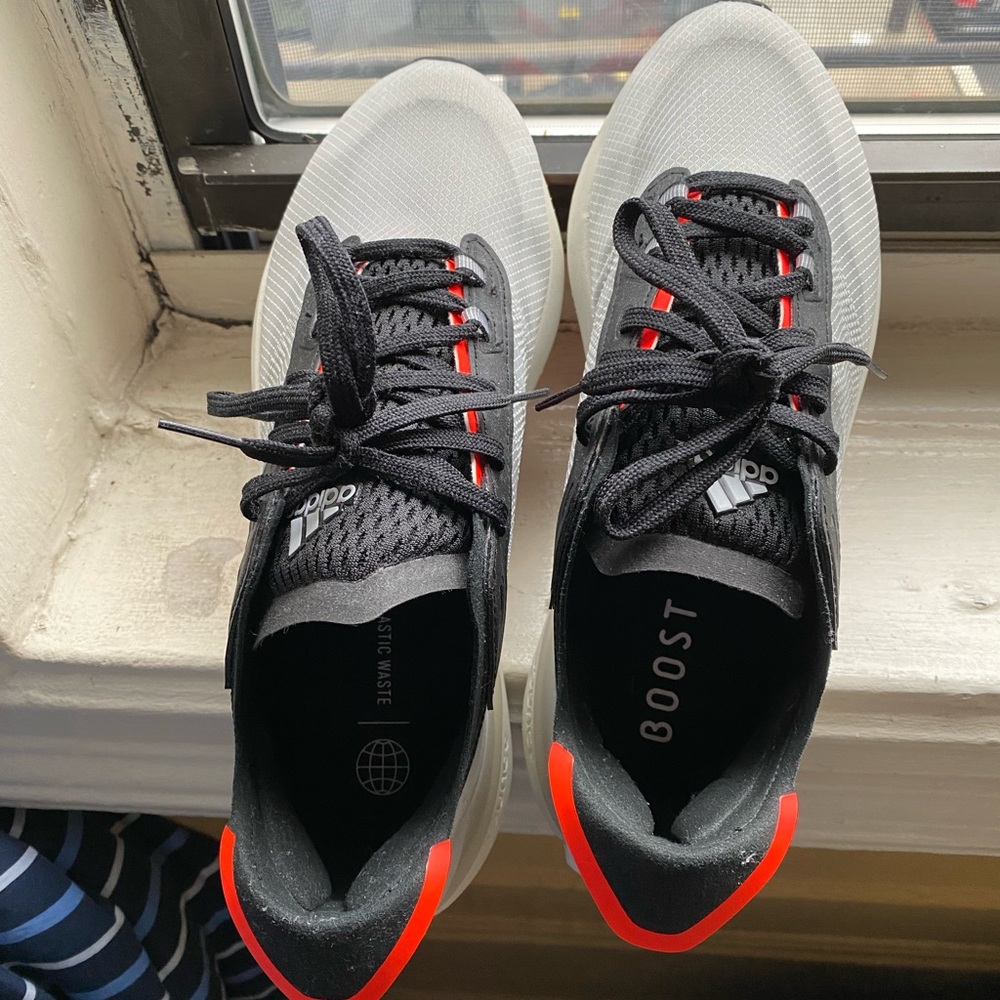 Adidas Mens Sneakers size 7 1/2 New